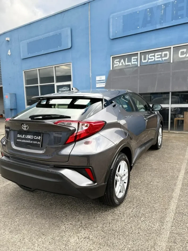 
								Toyota C-HR GXL Turbo 2021 full									