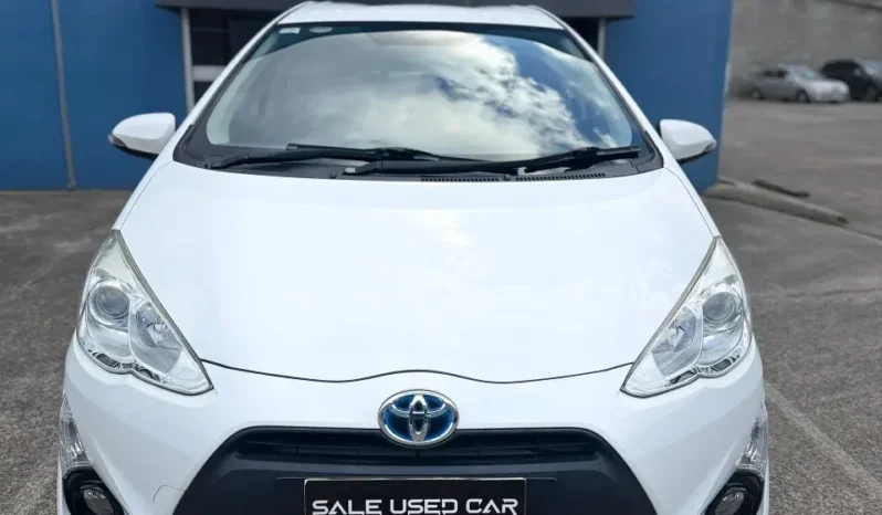 
								Toyota Prius C 2016 full									