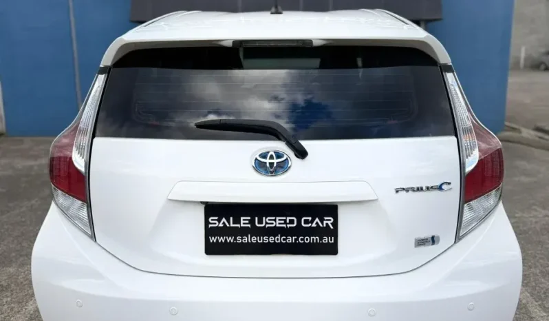
								Toyota Prius C 2016 full									