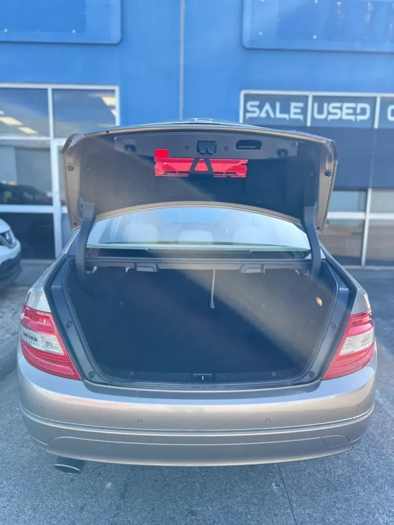 
								Mercedes-Benz C200 CGI AVANTGARDE 2010 full									