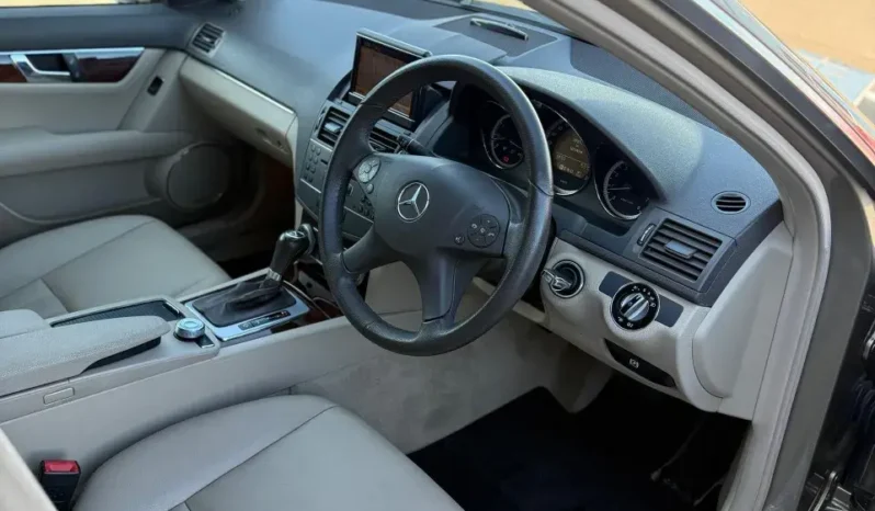 
								Mercedes-Benz C200 CGI AVANTGARDE 2010 full									