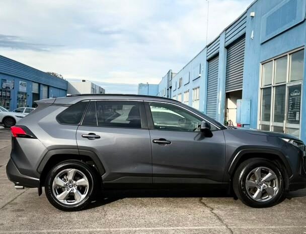 
								2021 TOYOTA RAV4 GXL full									