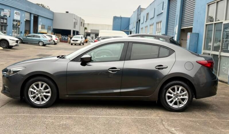 
								2018 MAZDA 3 full									