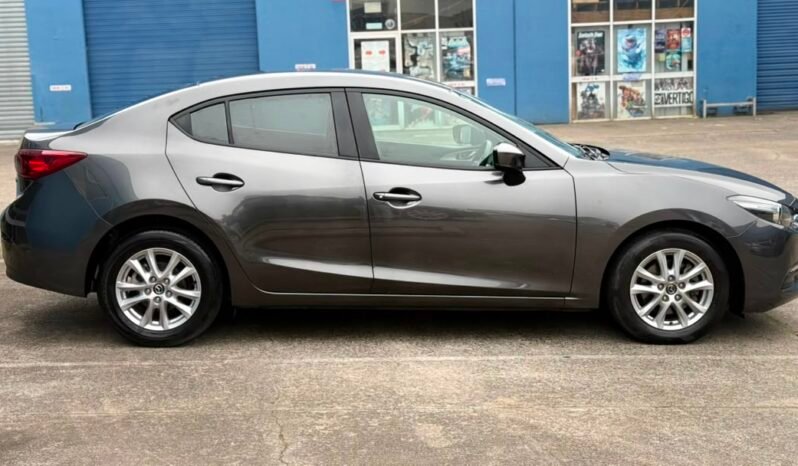 
								2018 MAZDA 3 full									