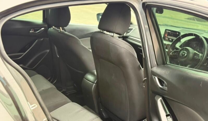 
								2018 MAZDA 3 full									